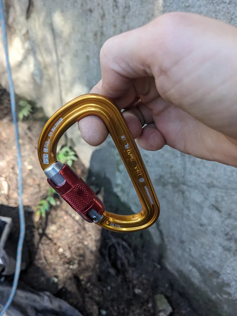 The Petzl Sm'D Twist-Lock has a small, lightweight form factor that is definitely appealing